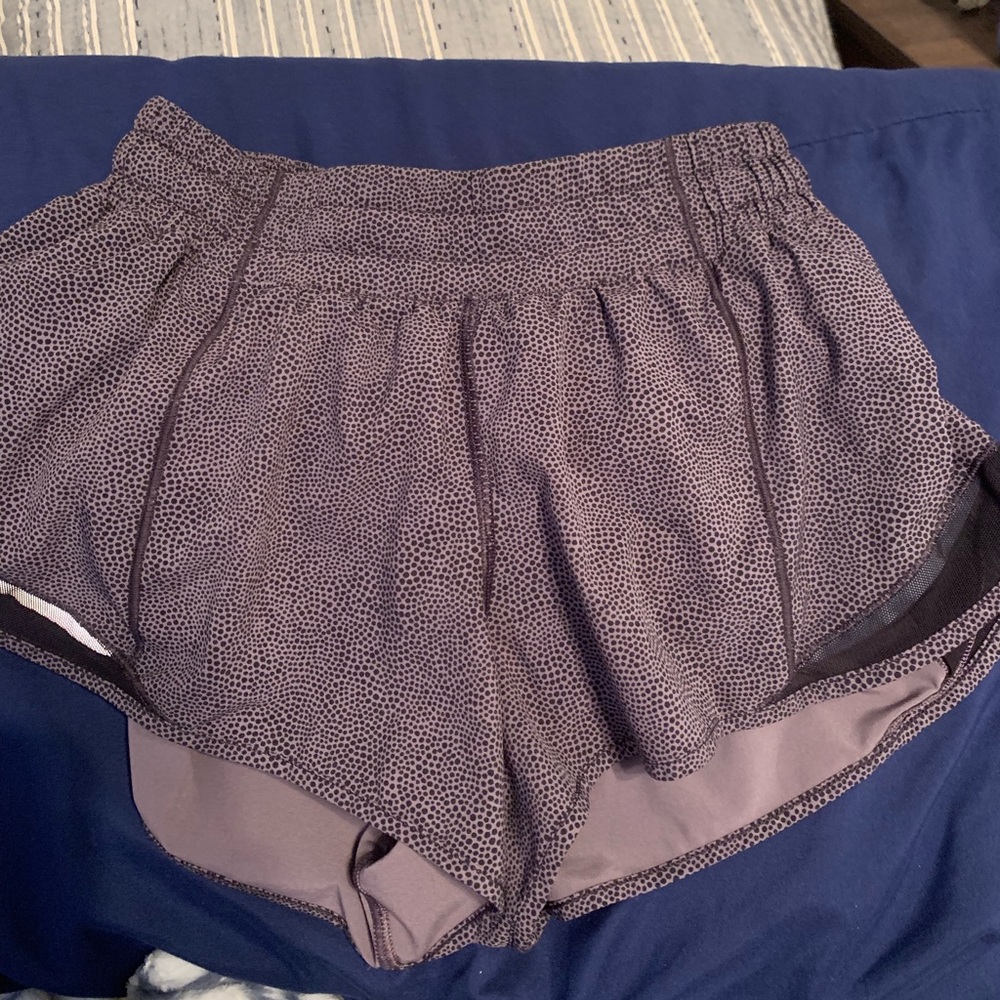Size 6 lulu shorts!